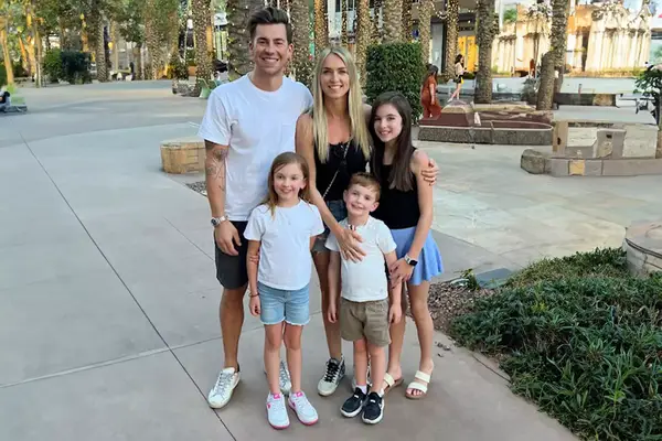 15 Clothing Items to Pack for Any Vacation, According to a Flight Attendant embed