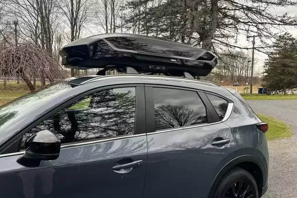Thule Motion 3 installed atop a car roof
