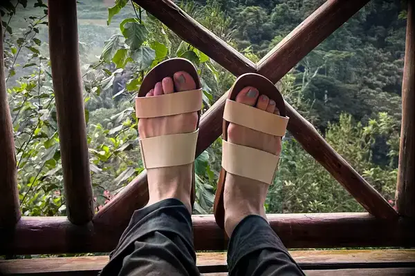 A person wearing the Reef Cushion Vista