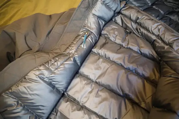 The inside of the Cotopaxi Calidez Men