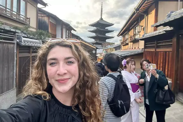 Everlane The Box-Cut Tee in Essential Cotton