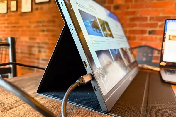Side view of ARZOPA Portable Monitor.
