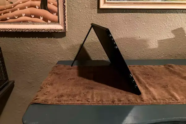 Side view of ARZOPA 16.1