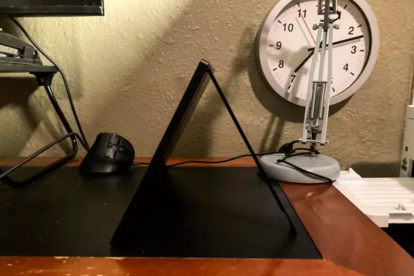 Side view of ARZOPA 16.1