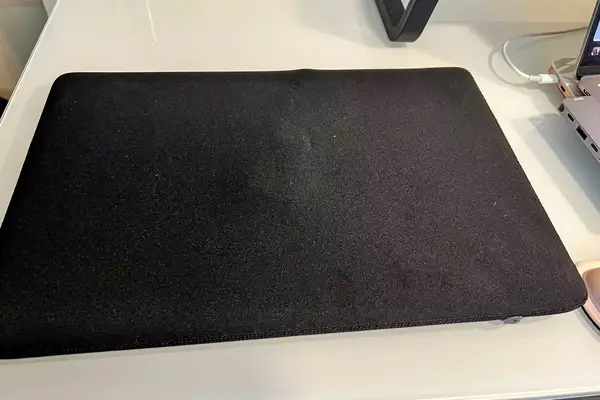 Clothed covering MSI Pro MP161 E2 Portable Monitor.