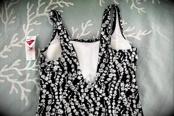 The back of the Lands’ End Women