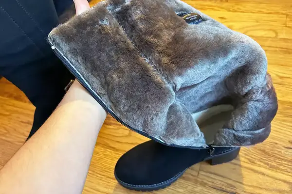 The lining of an Overland Women