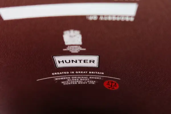 Close-up of the label on a Hunter Women