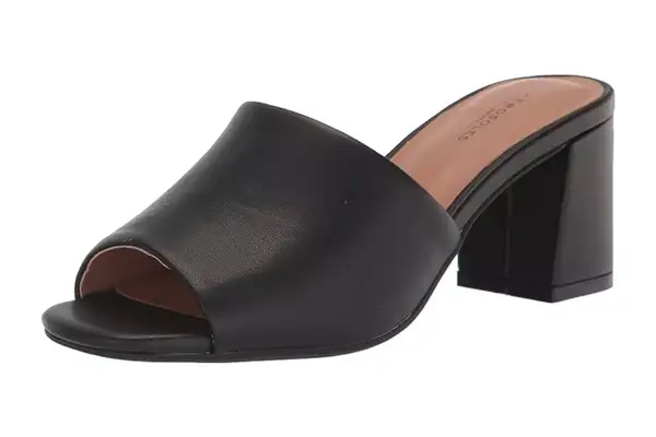 Nine West Kuna 9x9 Pointy Toe Pumps inside of the shoe box with the wrapping