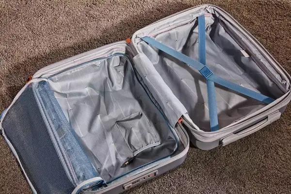 The insides of the Delsey Cruise 3.0 Carry-on - 21