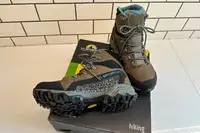 The La Sportiva Women