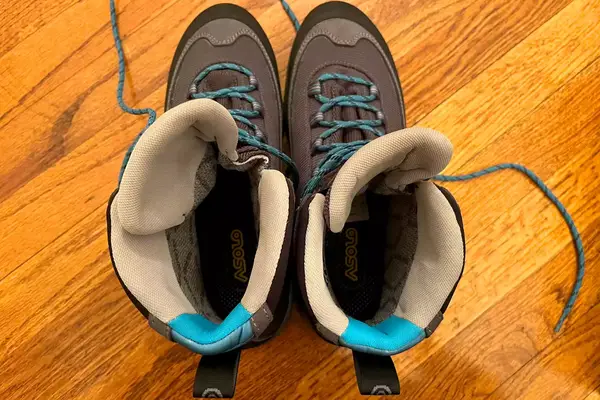 An overhead view of the Asolo Arctic GV Women’s Hiking Boots