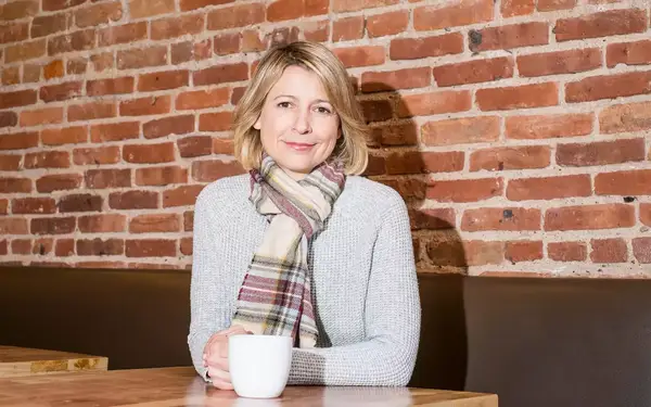 Samantha Brown Travel Guide Host TV Show