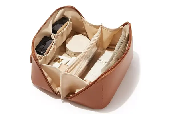 Amazon EACHY Travel Makeup Bag,Large Capacity Cosmetic Bags for Women