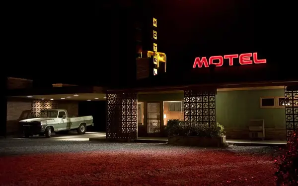 Exterior of motel from 2007 film Vacancy by director Nimrod Antal