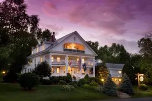 Exterior of Rabbit Hill Inn at sunset