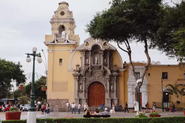 Lima plaza in front of a cathedral