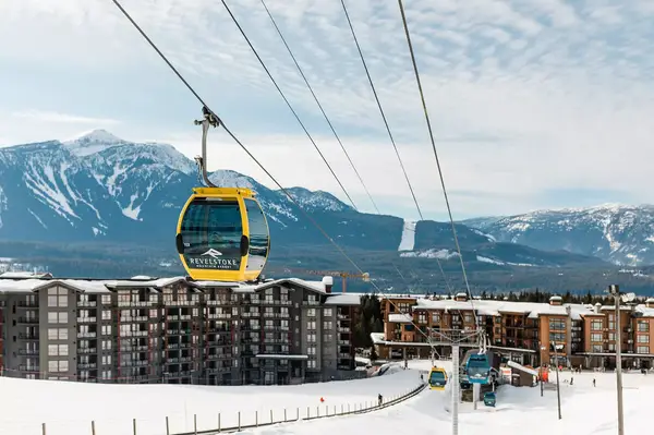 Revelstoke Mountain Resort ski gondolas 
