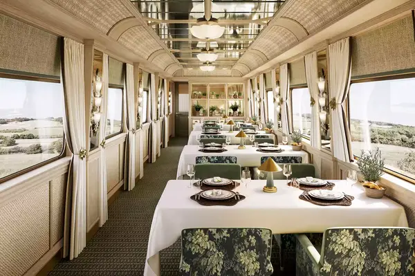 Britannic Explorer dining car