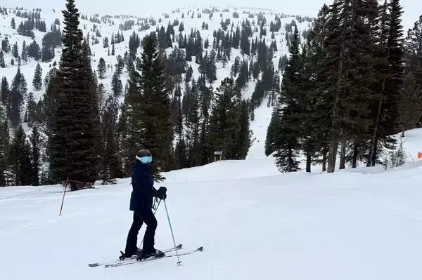 A women skiing in Wyoming 