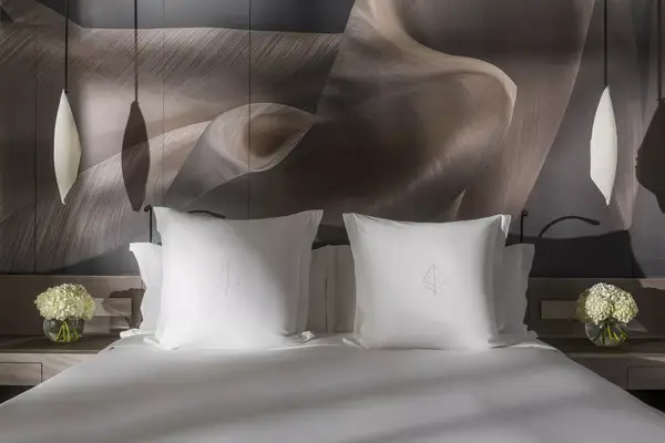 Bed details at Four Seasons Hotel Tokyo at Otemachi