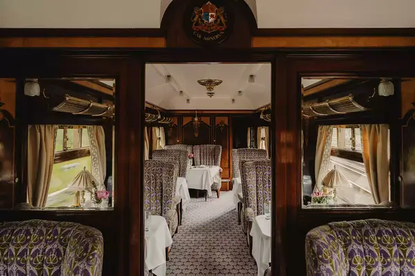 A train dining car