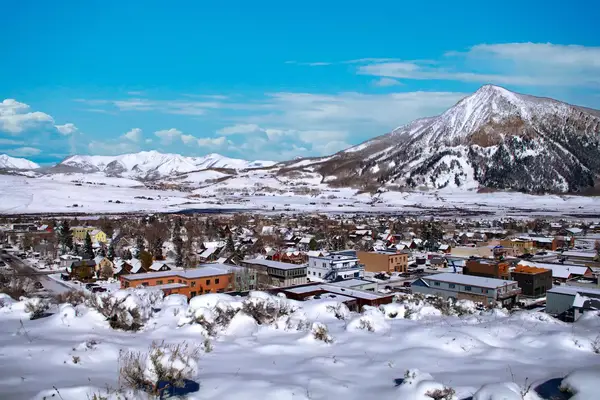 Crested Butte is a quaint 1880s mining town and a National Historic District. Itâs also the 