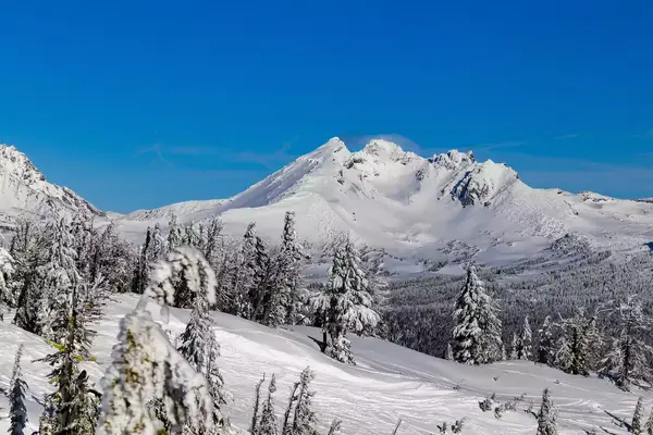 Winter ski season in the Cascade Mountain Range outside of Bend, Oregon