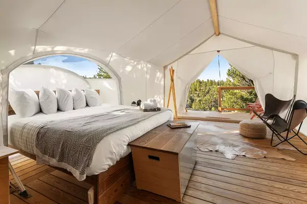 Guest tent