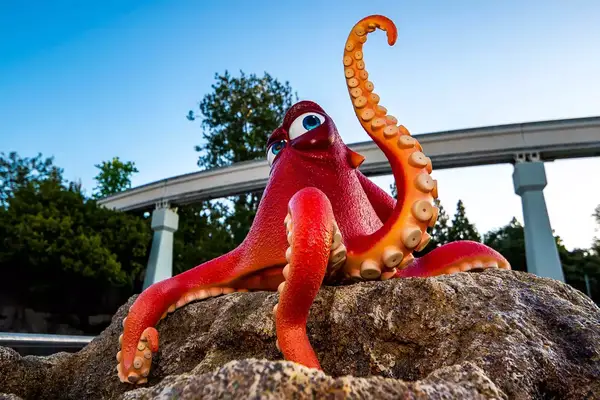 Statue of an octopus from Finding Nemo
