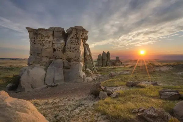 Sunset over rocks in Medicine Rocks State Park