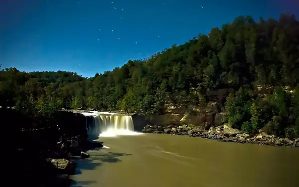 Cumberland Falls churn up the waters of Kentucky