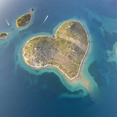 Galesnjak, Heart Love Island, Croatia