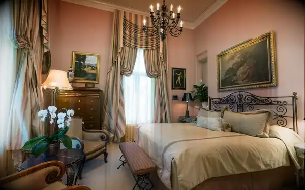 Château du Sureau, Oakhurst, California