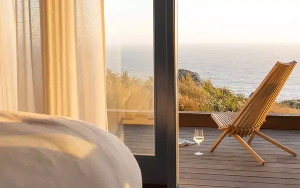 Top Romantic Hotels: Timber Cove Resort, California