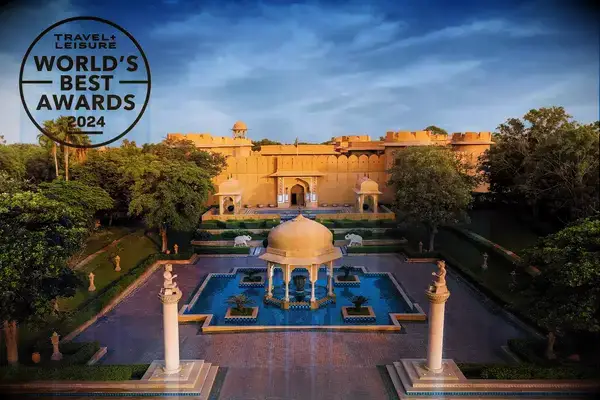 Exterior and water feature at the Oberoi Rajvilas resort