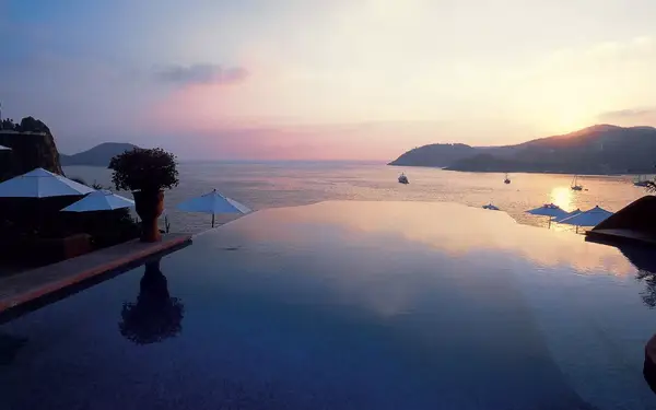 La Casa Que Canta, Infinity Pool, Zihuatanejo, Mexico